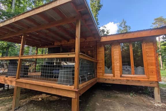Brand New Cozy Spruce Cabin - Couples Getaway, The Caverns, Waterfalls, Hiking Trails - Image 1