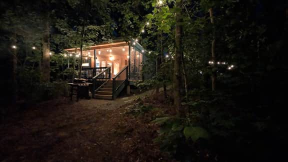 Scandinavian Cabin | The Caverns & Waterfalls - Image 4